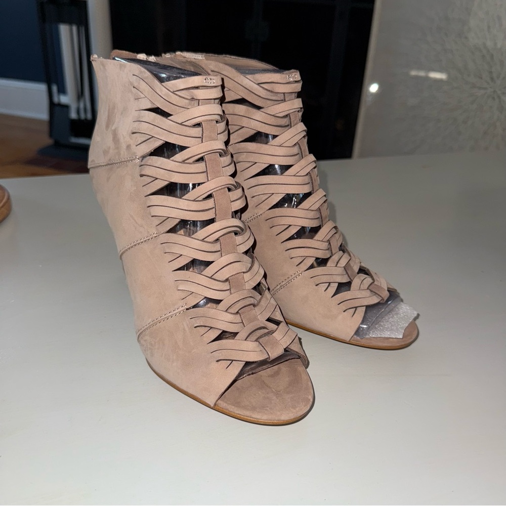 Sumner Peep Toe Wedge Bootie by Dolce Vita in Taupe size 11 new with box